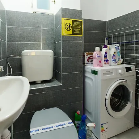 Апартаменты Old Town Retreat 7 *