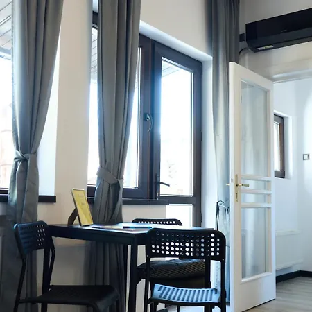 Old Town Retreat 7 Бухарест