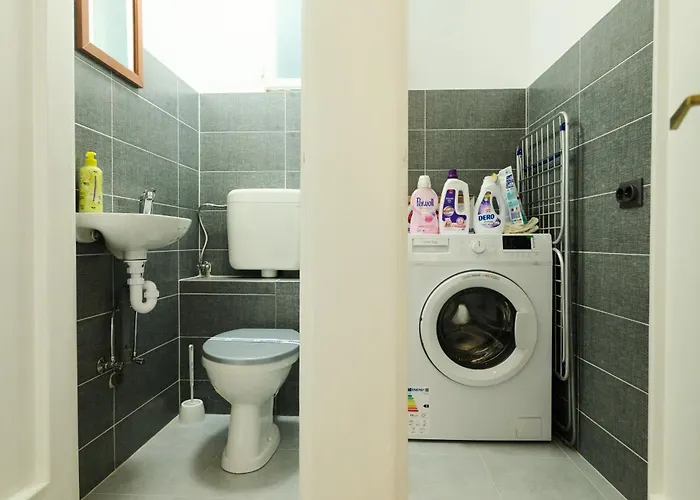 Old Town Retreat 7 *