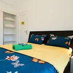 Old Town Retreat 7 *