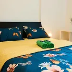 Old Town Retreat 7 *