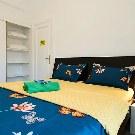 Old Town Retreat 7 *