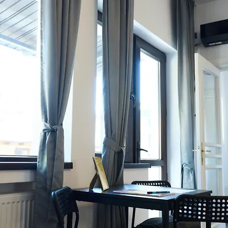 Old Town Retreat 7 *