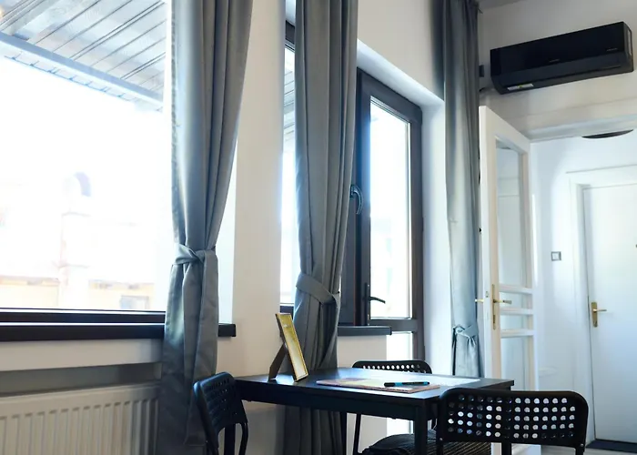 Old Town Retreat 7 *